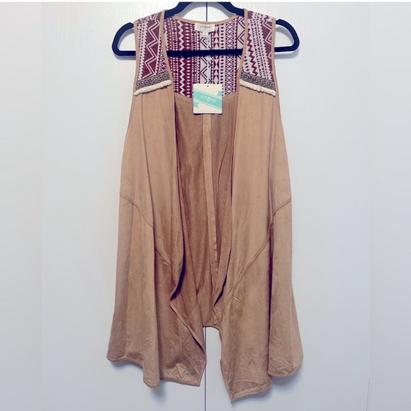 Umgee Tops - UMGEE WESTERN COWGIRL VEST MAROON and TAN TRIBAL SLEEVELESS VEST NWT